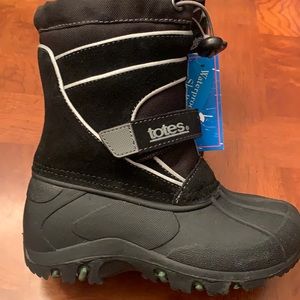 NWB-Boys Totes Black Todd Winter Snow Boots